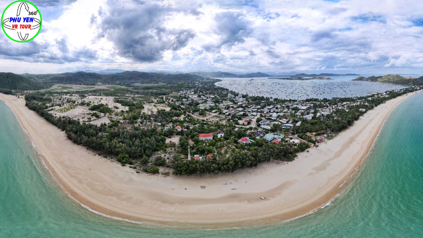 Biển Vịnh Hoà